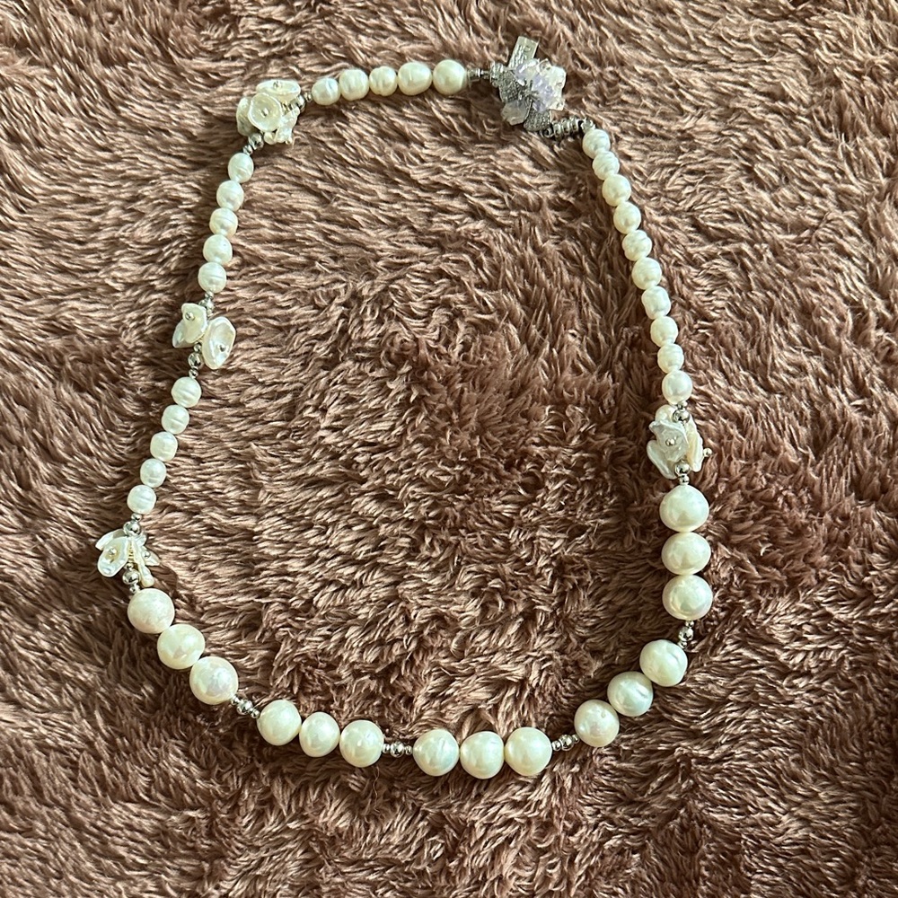 Elegant Pearl Necklace with Silver Accents
